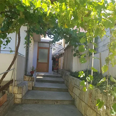 Guest Radost 招待所 2*