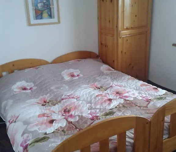 Guest Radost Πανσιόν