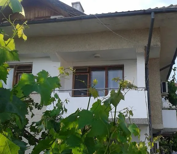 Guest Radost Πανσιόν 2*